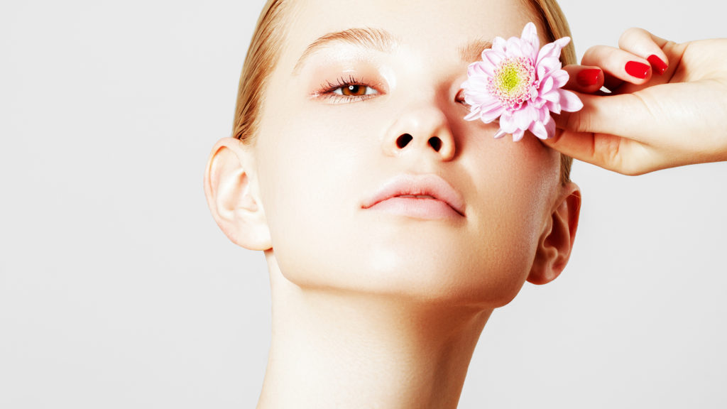 エスティローダーの香水 おすすめ9選 輝かしいフローラルノート 暮らしと香り